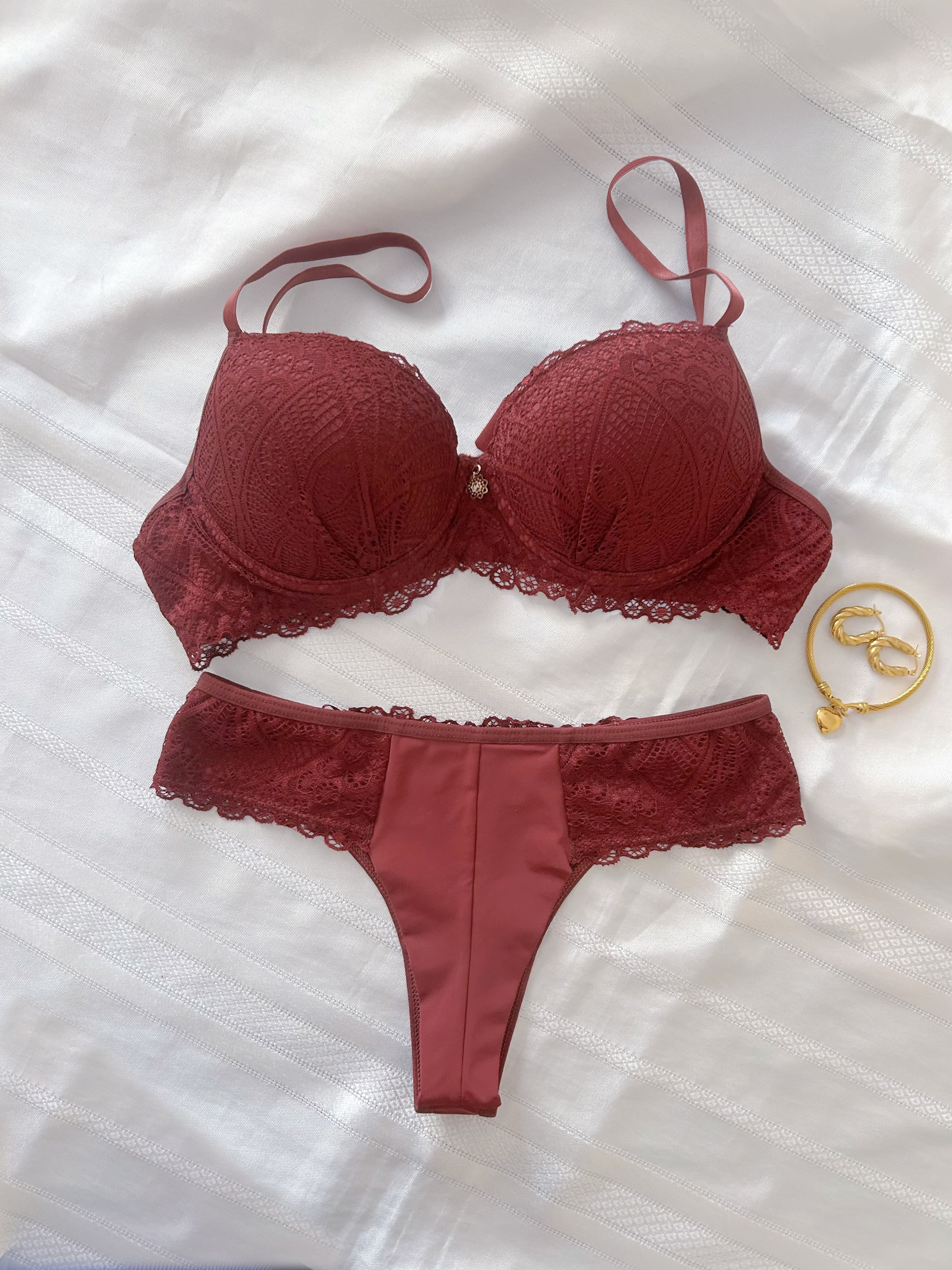 Conjunto velvet parte de trás